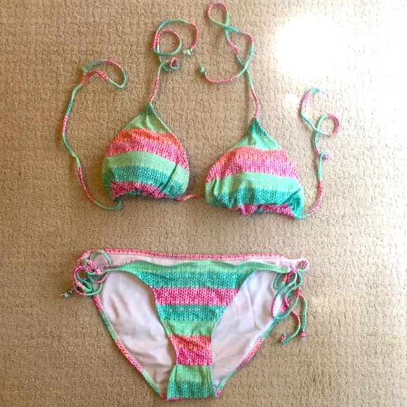 Vibrant Bikini Set - Picture 3 of 12